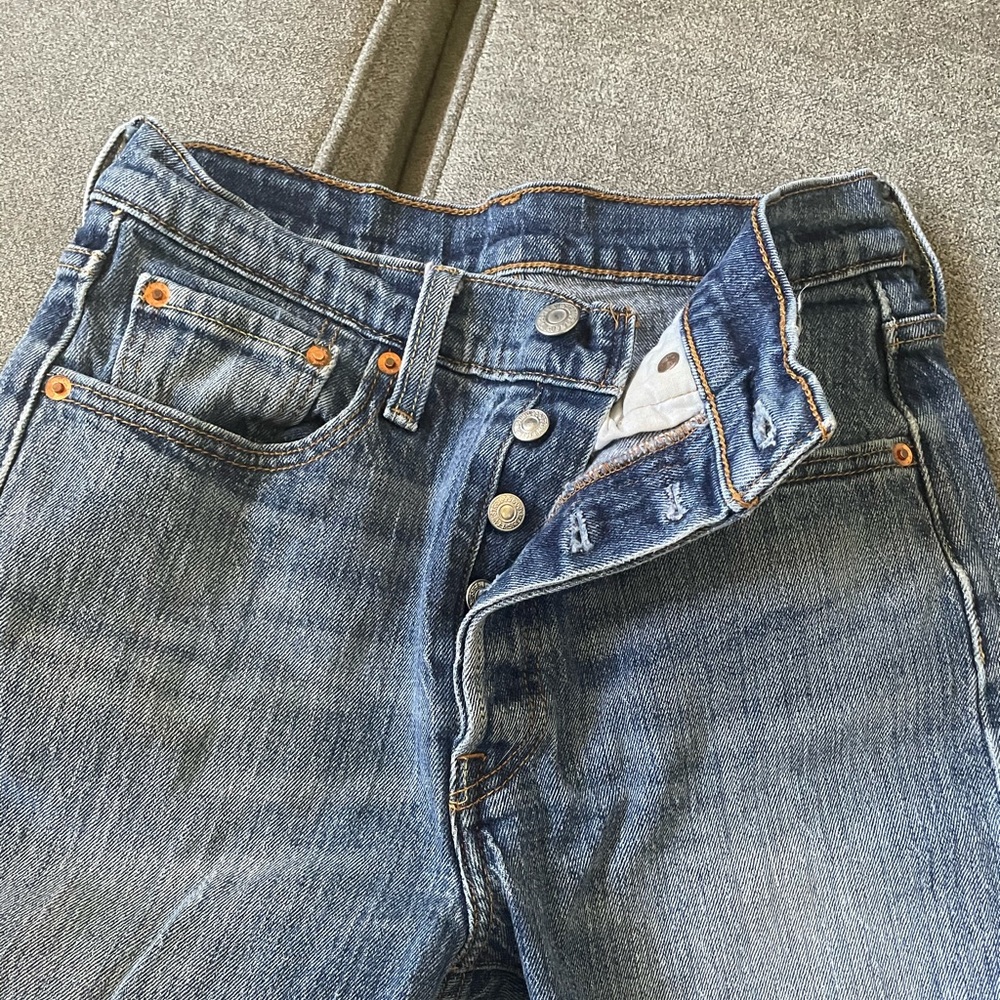 501 Levi’s woman jeans. 26W. 30L.